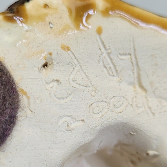 Designs in Clay Afganhound Looking Down at a Siamese Cat Signed by Donna Eddy - Picture 10 of 11